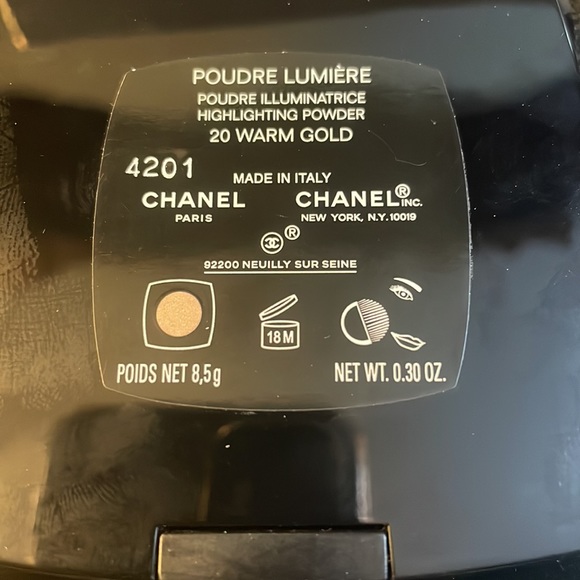 Chanel Make Up with Sleeves and Lip Stick and Chanel Make Up Pouch With Gift Box - Picture 11 of 12